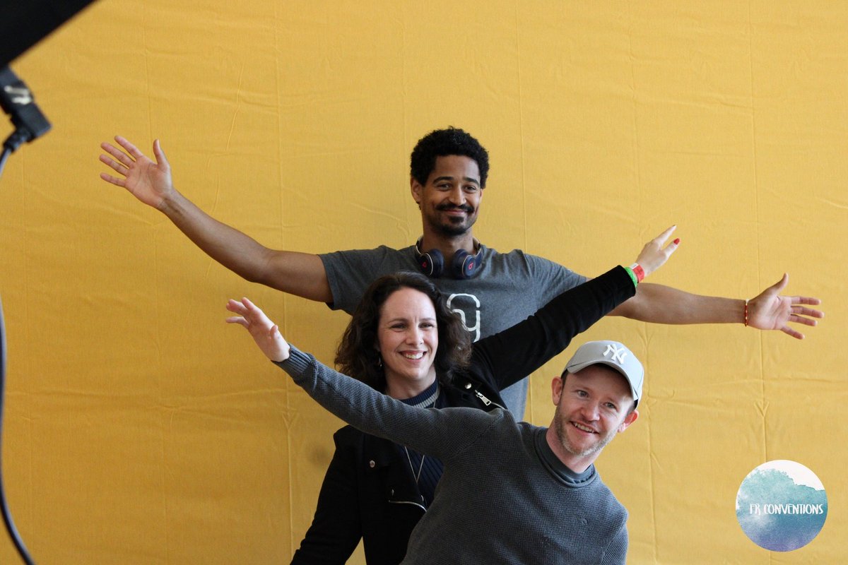 MarieLP1520's tweet image. Merci @DreamitCon et @FrConventions pour ces merveilleux souvenirs.
Merci aussi à @maidiedupont pour la photo de groupe.