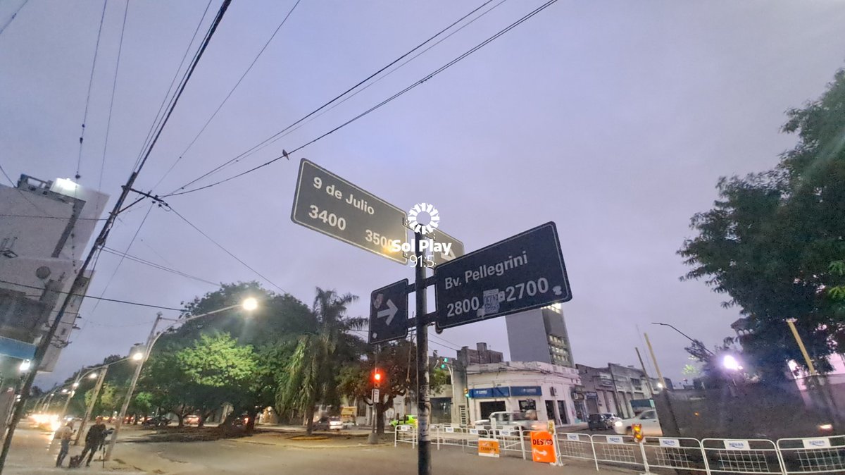 #AHORA | ‼️ Corte total del tránsito en 9 de Julio y Bulevar por el socavón. 

<a href="/ColoBallesteros/">Bruno Ballesteros</a>