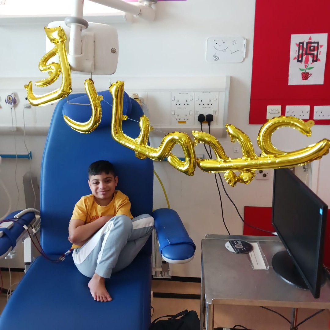 Eid Mubarak! Wishing all patients, families and staff celebrating today a very happy Eid al-Fitr 💜🌙 We're celebrating with a special programme of arts, crafts and decorations, all made possible by your donations. 📸Abdou, Domestic on Ward 2C and young patient, Noori, on 3C