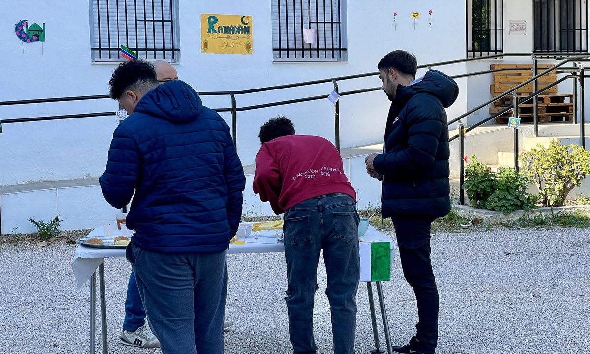 ♥️ #CáritasValencia Hoy en el Hogar Mare de Déu dels Desemparats i dels Innocents hemos celebrado el FIN DE RAMADÁN. 

¡Ha sido una jornada de mucha alegría y fiesta!