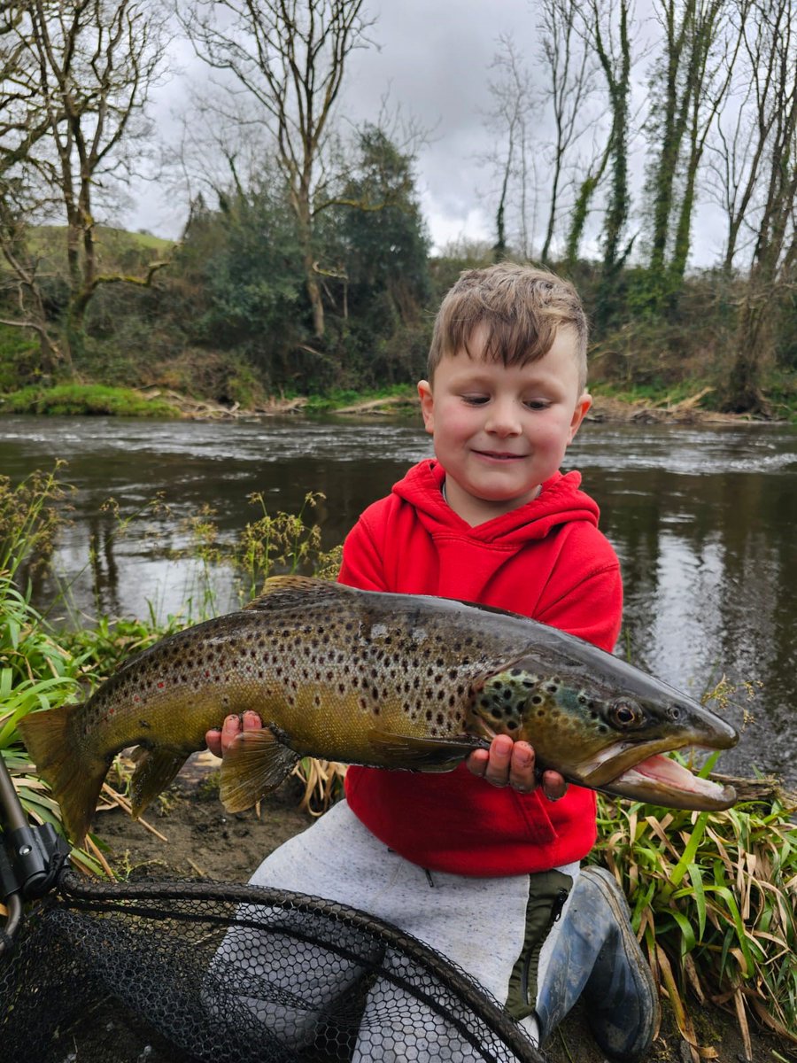 Director of F4S, Charles Jardine, has learnt of an amazing capture of a 4lb 9oz trout by six-year old Harley-River, in Wales on the upper water of #LlandoveryAnglingAssociation. An amazing achievement that will set the bar high for many students entering into their F4S sessions.