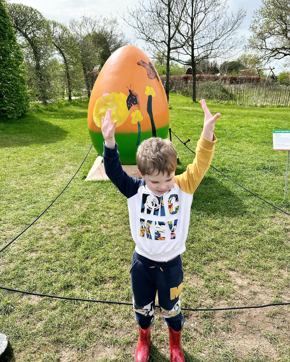 Giant eggs, blossoms, play and family walk @RHSWisley Easter event is running until Sunday. Lots of great ideas in the #Surrey Easter holidays what's on guide surrey.redkitedays.co.uk/event/easter-h…