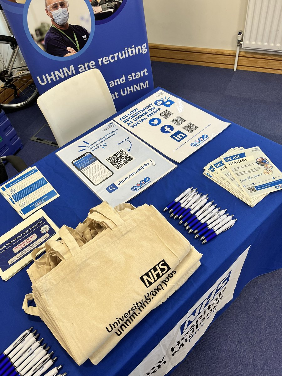𝐉𝐨𝐛𝐬 𝐅𝐚𝐢𝐫🩺💊🔬👩‍⚕️📞💻 Today UHNM recruitment representatives are at Swan House for their Jobs Fair. Discussing the benefits of working for the NHS💙 #MyUHNMcareer⭐️