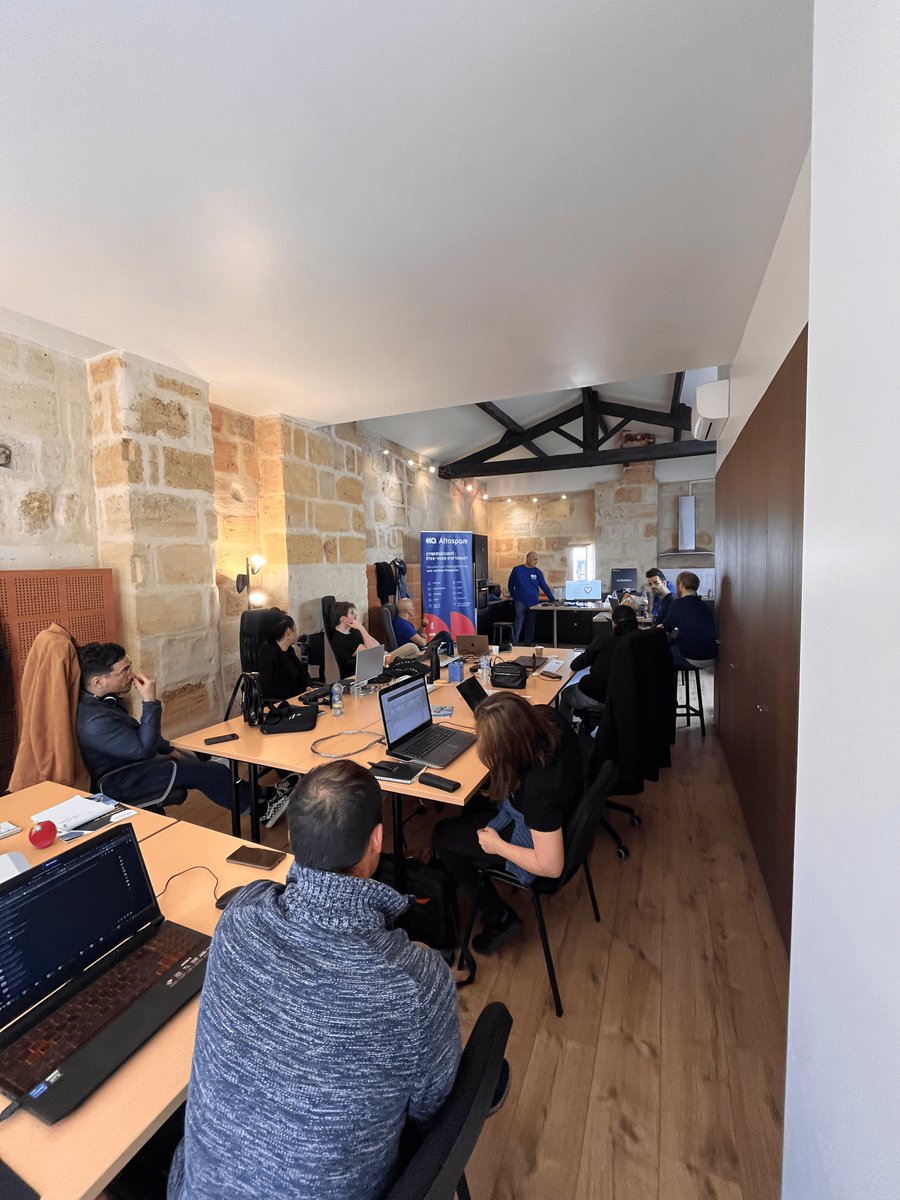 Altospam tweet media