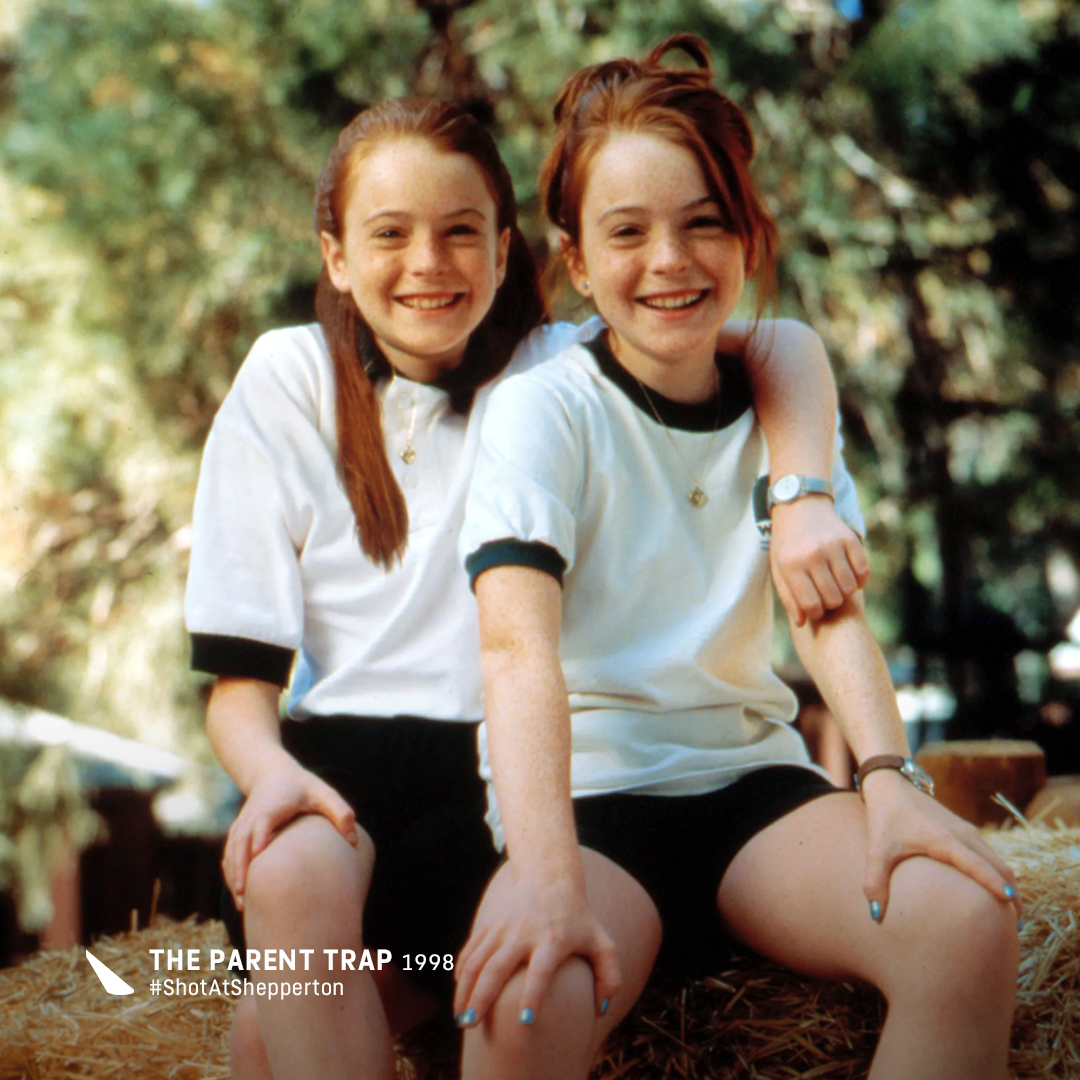 Happy #NationalSiblingsDay! We're celebrating the ultimate sibling film: #TheParentTrap (1998). #DidYouKnow that the interiors of the London town house scenes were #ShotAtShepperton?