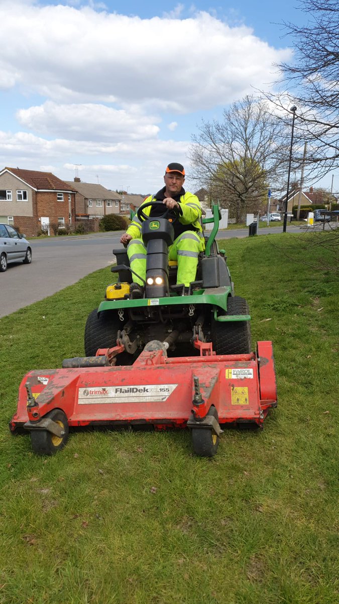 Our grass cutting teams will be in the following areas today for the 1st grass cut : Hassocks Yapton For further information please follow link below westsussex.gov.uk/roads-and-trav…