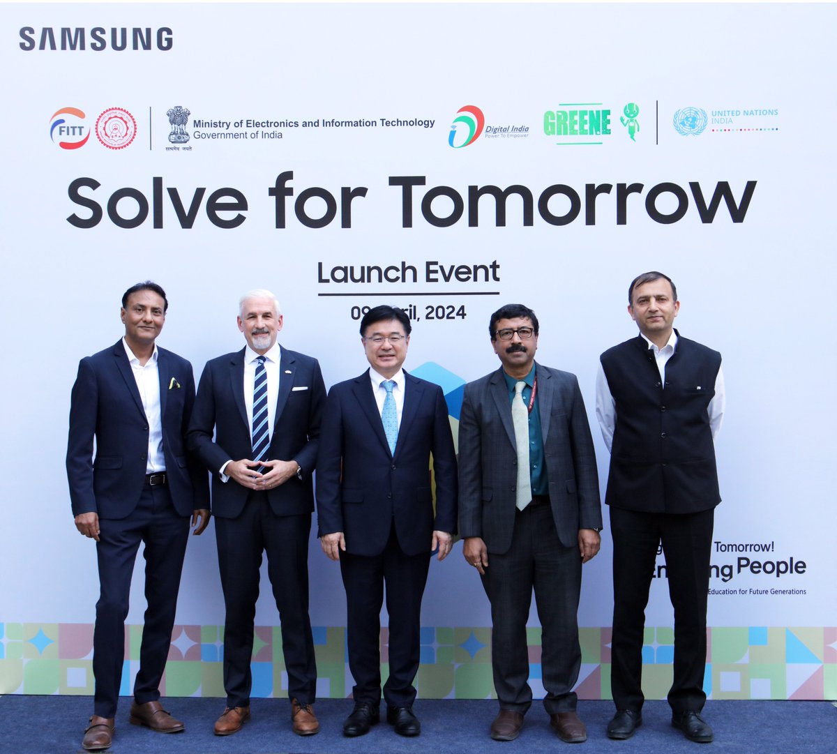 Samsung in collaboration with @GoI_MeitY, @UNinIndia and @FITT_IIT Delhi, has announced the 3rd edition of its flagship CSR initiative– Solve for Tomorrow, to usher a culture of innovative thinking and problem solving amongst the country’s youth.

#DigitalIndia #SolveForTomorrow