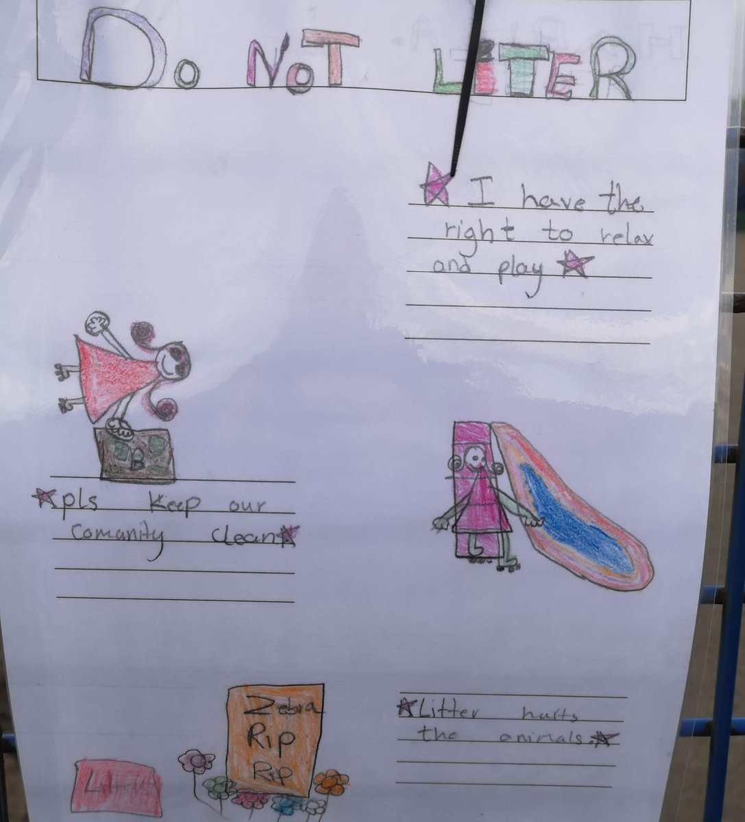 DO NOT LITTER. A poster spotted in a local park. If a child understands the importance why not to litter, then we're certain all adults can too. Everyone deserves a safe place to play. Let's keep educating for safe and litter free parks for all 🚮💚 #LoveWhereYouLive #CaruCymru