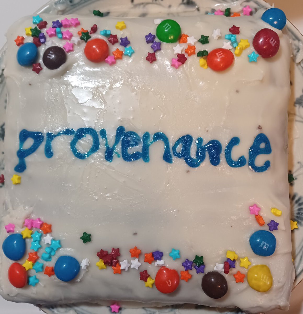 A happy International Provenance Research Day to all! I realized have no social media content to post this year, so I finally made my cake. 🙃 #tagderprovenienzforschung #dayofprovenanceresearch