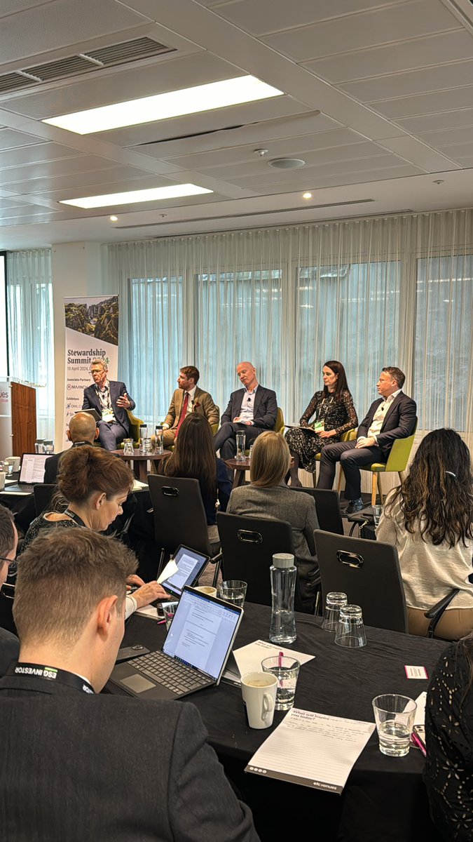 It’s ‘not about if investors should engage, but how’. @esg_investor on engaging the oil and gas industry in combating climate change. Our own @MikeCoffin - Head of the O&G Team, contributes in this panel.