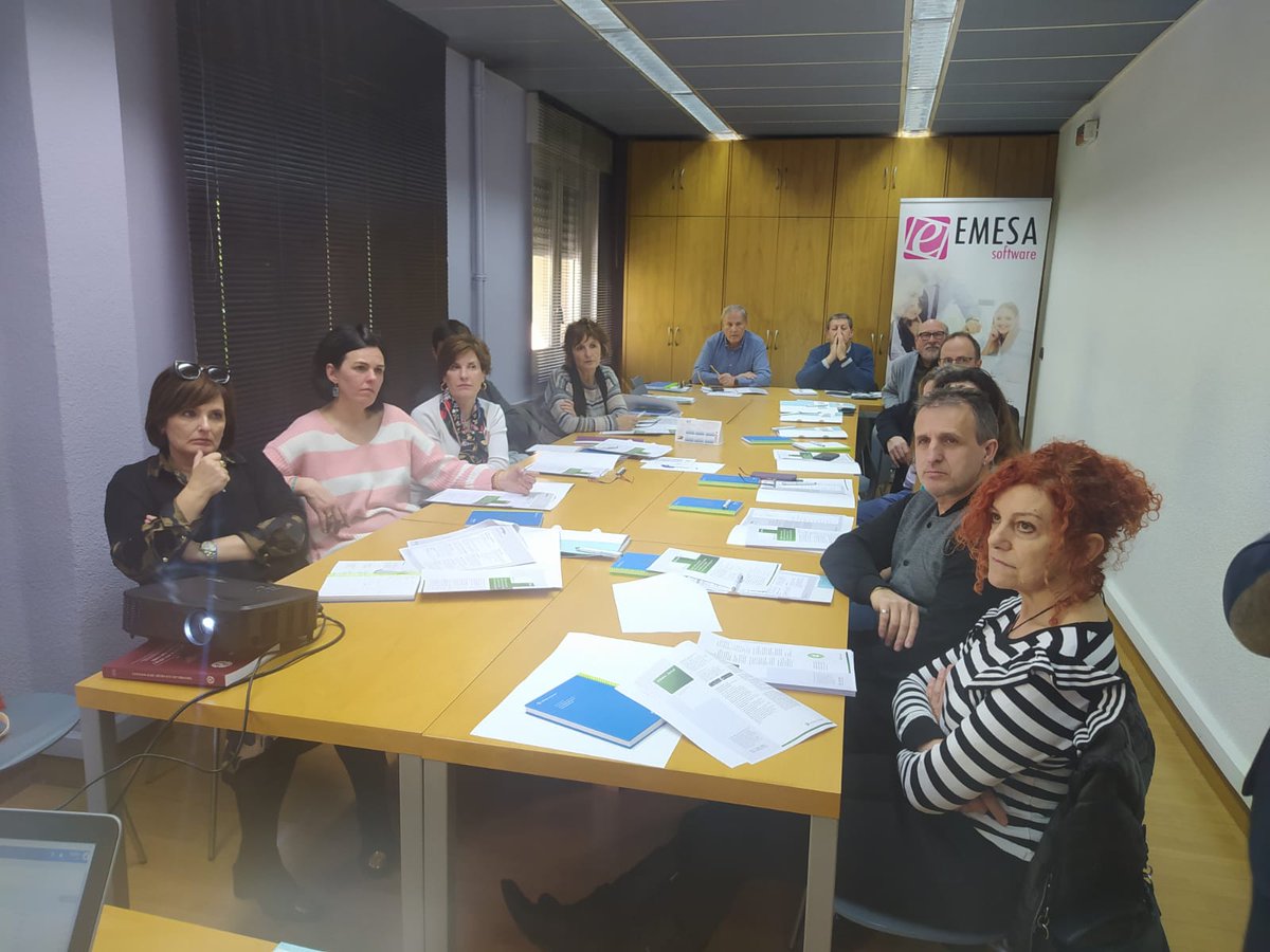 kverloz's tweet photo. 1,2,3 Comenzamos  Jornada Laboral en Colegio de Graduados Sociales de Navarra, con @EmesaTic y @WKa3Software https://t.co/ML4juXhZTK