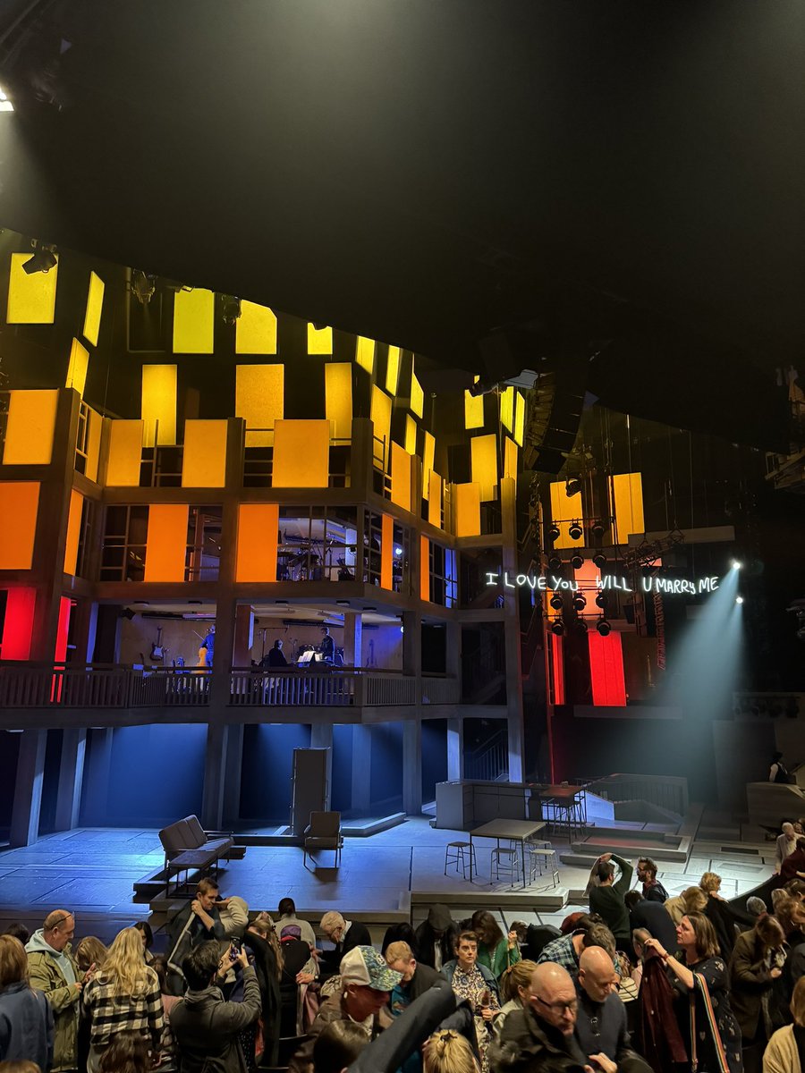 Loosing a parent earlier this year, this story hit harder than I thought it would. Still a clever and fantastic production, reminding us of the power of great story telling Kudos to the brilliant team and all involved in @SkysEdgeMusical