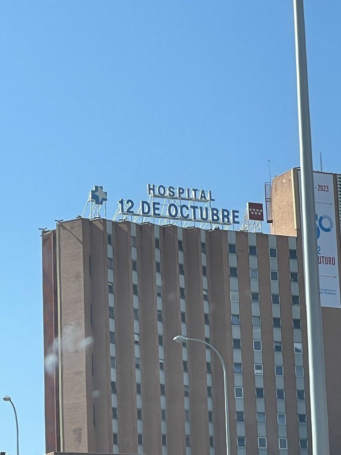 si crees que tu vida es una mierda imagínate la del tío que sube ahí todos los días pa cambiar la fecha