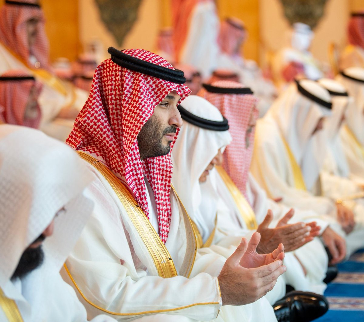 ENAD_Alotaibi's tweet photo. 📌| الله يحفظكم وكل عام وأنتم العيد 🇸🇦💚
#عيد_الفطر_المبارك https://t.co/EiekbmQXBP