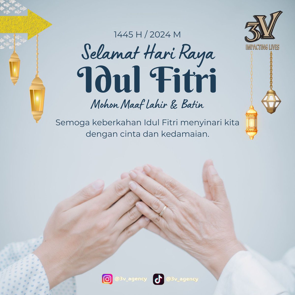 DeviMuliana14's tweet photo. Devi sekeluarga mau mengucapkan "Selamat Hari Raya Idul Fitri, mohon maaf lahir dan batin" https://t.co/UVagHkOgOF