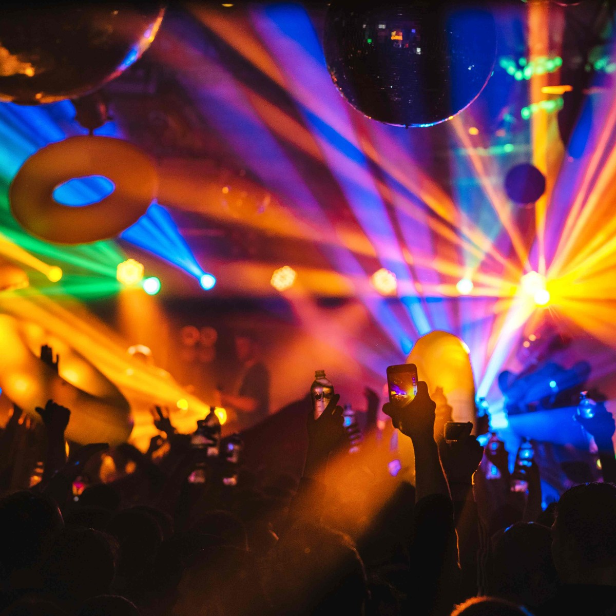 Wastewater analysis and an in-person survey conducted #UQ researchers found high levels of drug use and risky behaviours, including ingesting unknown substances at a Queensland music festival. Find out more: brnw.ch/21wIFFI @_Sharkzilla @ChenealPuljevic @UQMedicine