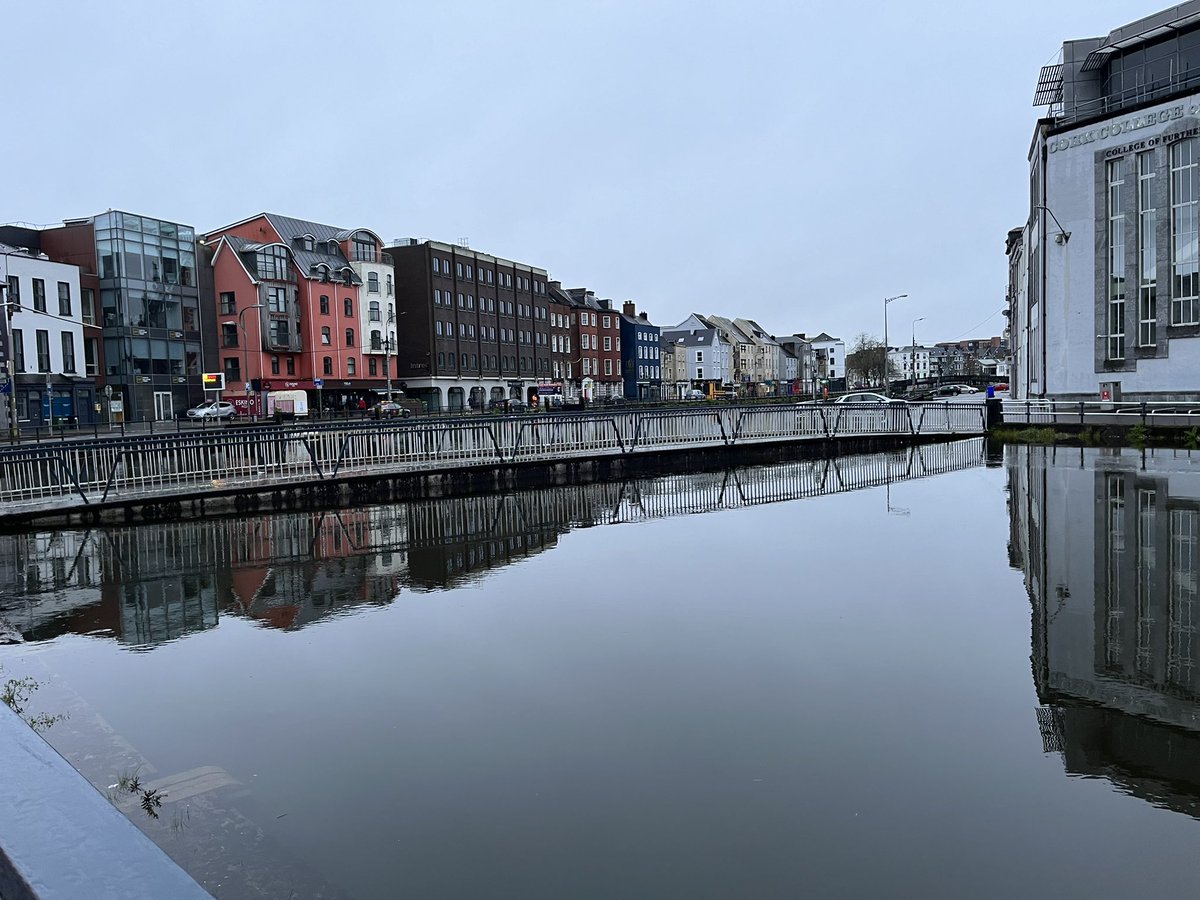 Despite the spring tide no sign of #flooding at Union Quay Georges Quay #Cork @corkcitycouncil @irishexaminer @EoinBearla @echolivecork
