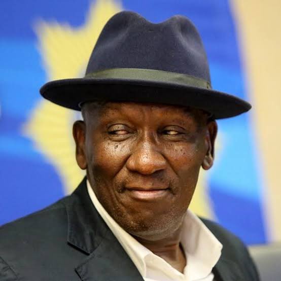 radebe_jacob's tweet photo. The Queen Black Whites the ANC #Zimdollar
Desiree Ellis Zondo Zuma insurrection JMPD 
                        Totolozi 😃😄😁😂mm https://t.co/B3nkgFAXge