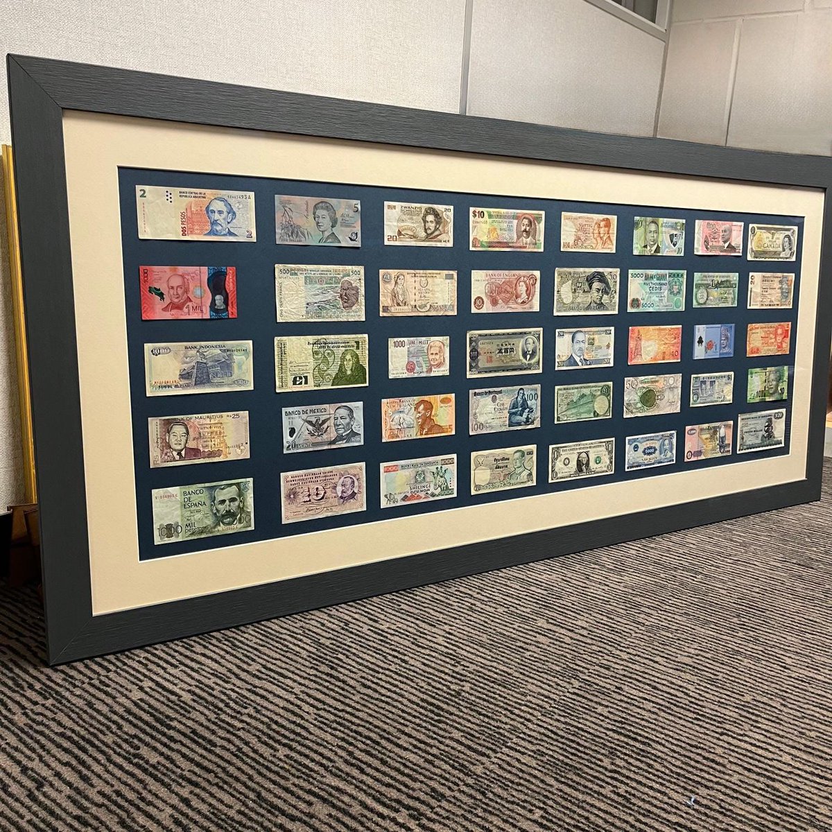 UckFramingCo's tweet image. If you've read our latest blog, you'll have seen this 'noteworthy collection' we recently framed. 40 bank notes from around the world, the final display was 1.5m long! Read more here: buff.ly/3TYu01l 

#notaphilist #framedcollection #bespokeframing #uckfieldframingcompany