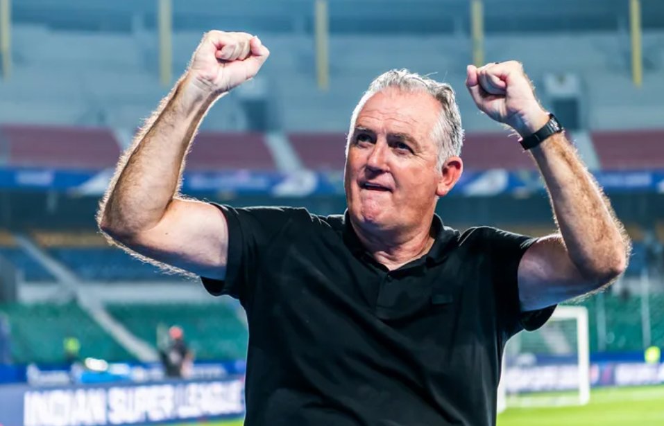 RyanMenezes22's tweet photo. Owen Coyle has turned our season around with his strategic brilliance. We're fully behind him as we head into the playoff hopes.

#AllInForChennaiyin #ISL #ISL10 #CFCNEU https://t.co/DRJzQWm4yz