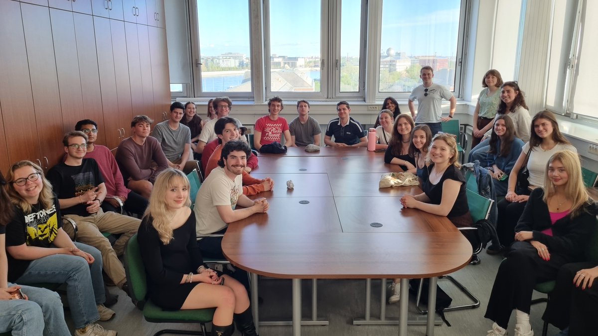 29 @CETStudyAbroad Prague students visited the #Fulbright office during their Central European Studies course 1-week field trip to Hungary cetacademicprograms.com/college-study-…