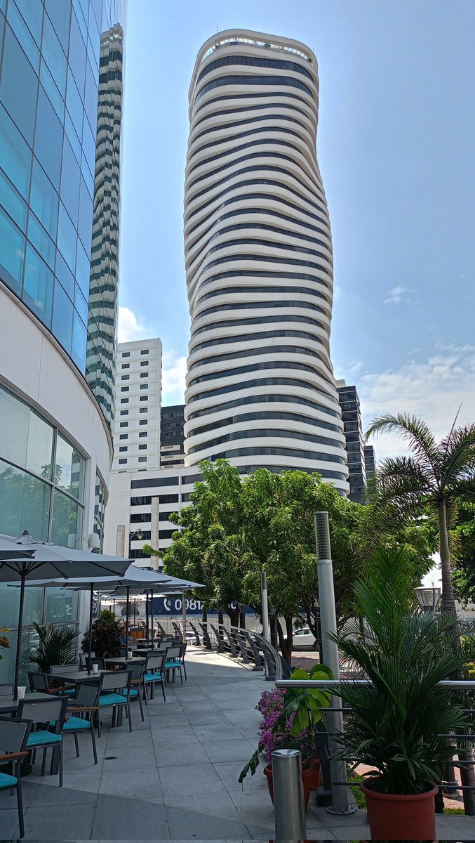 TovarLuiis's tweet photo. Guayaquil https://t.co/i4xKzlUaq1