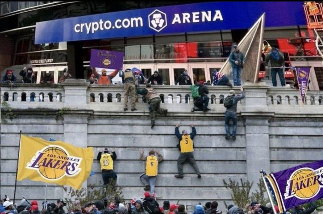 None of this shit would be happening at #staplescenter....

This #cryptoarena horseshit.

#lakeshow   
#LosAngeles 
#nba   
#robpelinka please quit.