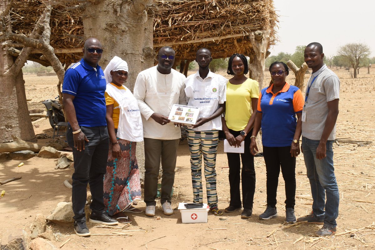 The team at Living Goods in Burkina Faso celebrated Health Worker Week by focusing on the journeys of two exceptional community health workers (CHWs). The CHWs were recognized for their remarkable dedication and impact. Read for more: livinggoods.org/media/communit… #HealthWorkerWeek