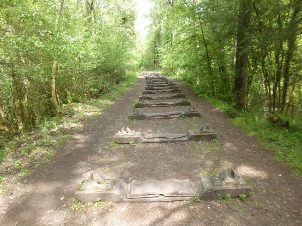 RJonTourUK tweet media