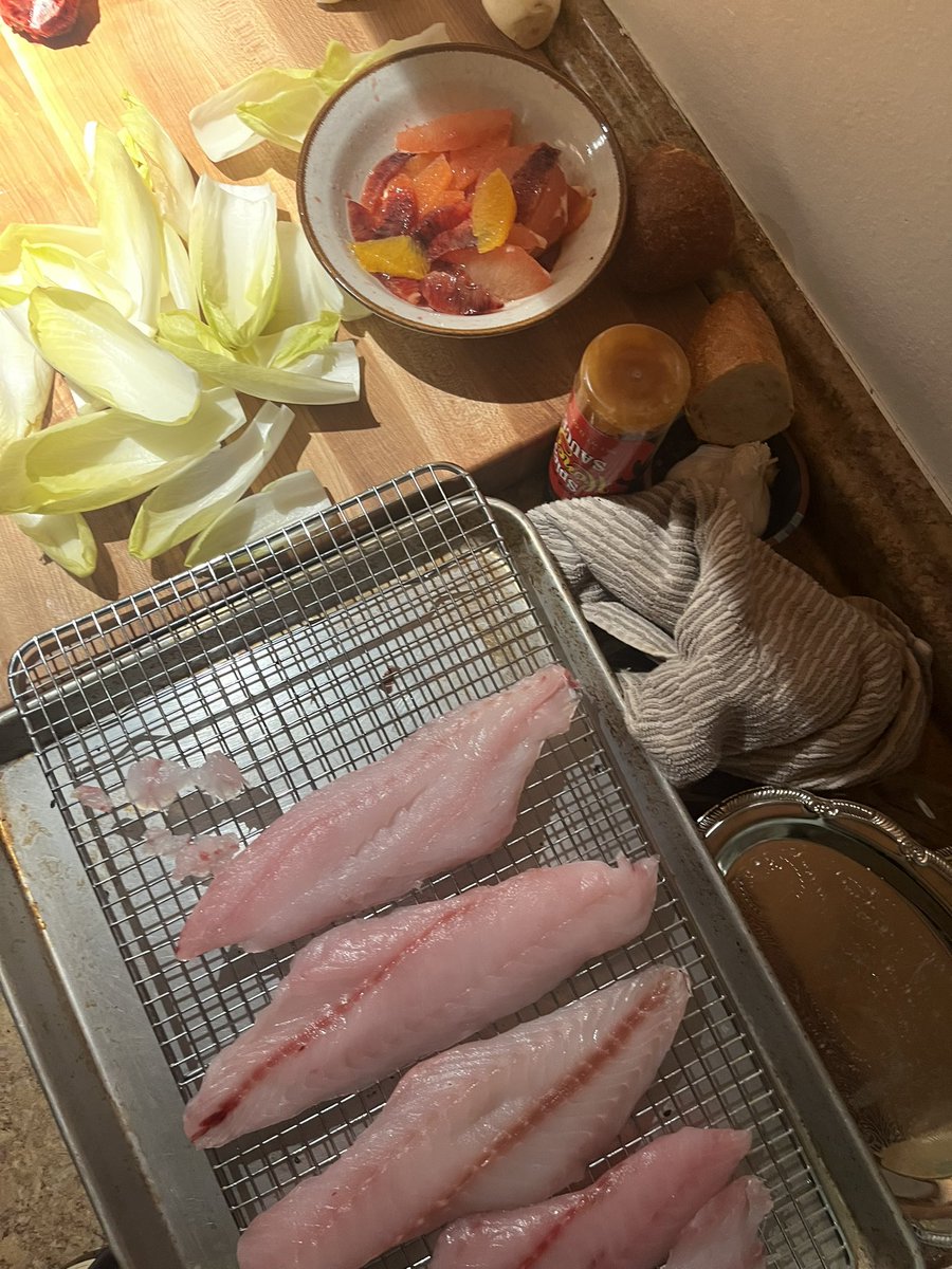 sweetbbyray1's tweet photo. Crudo on back. Oui chef. Hands. I love my job and my homiez. https://t.co/Amt9ZoMtFv