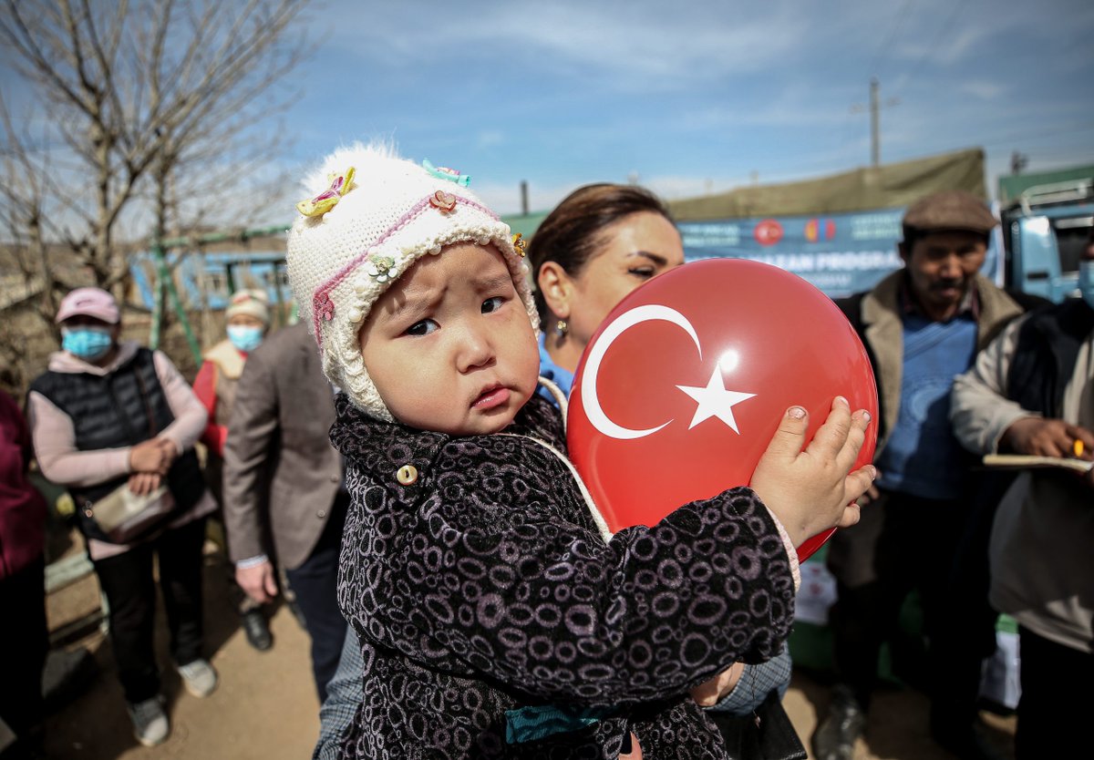 Türk'ün adıyla, birleşerek ve  güçlenecek bir gelecek için, Kutlu Bayramlar.