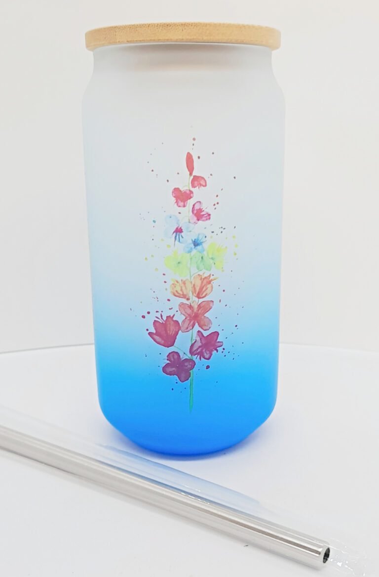 If you love blue, I have two beautiful shades in my range of Frosted Glass Tumblers with Summer Vibes artwork thebritishcrafthouse.co.uk/product/froste… 
#EarlyBiz #glass #drinks #art #giftideas #MHHSBD