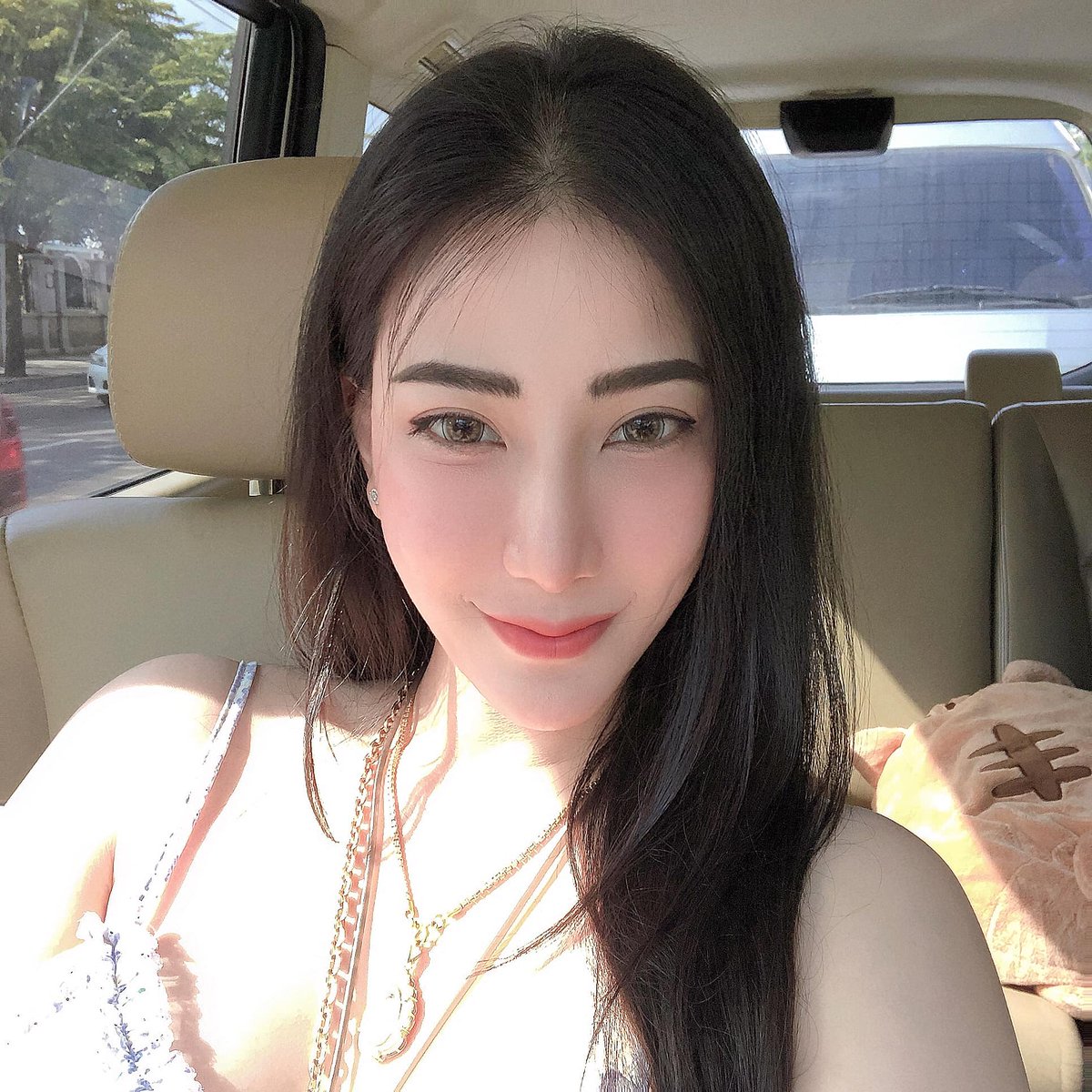 kmlchnkthx40648's tweet photo. ประเทศไทย จุดแข็ง : อาหารอร่อย จุดอ่อน : อากาศร้อนแทบไหม้
ถ้าอยู่ดีๆ เราหายไป ไม่ต้องสงสัยนะ โดนแดดเผาจนร้อนตาย 🤣 https://t.co/oARLFjj8mB