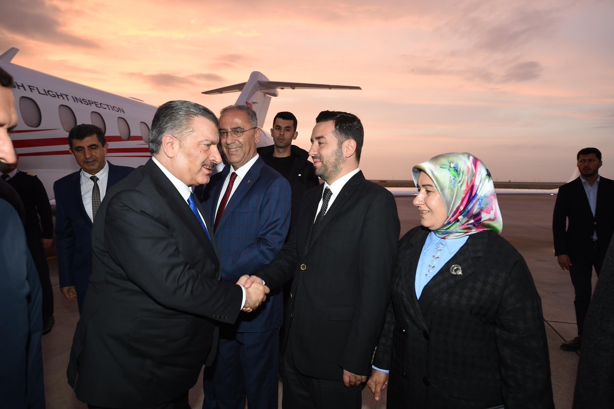 m_boyacioglu's tweet photo. Sağlık Bakanımız Sn. Fahrettin Koca'yı Bayram Namazı öncesinde Hatay Havaalanı'nda karşıladık. 

Kardeşliğin başkenti Hatay’ımıza hoş geldiniz sayın Bakanım. https://t.co/eGBGBCDKyR