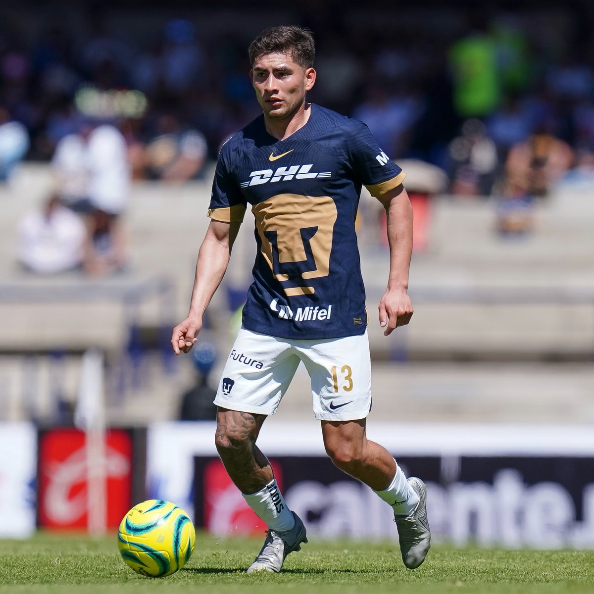 #JóvenesPromesas 🔝⚽️

Pablo Monroy, poco a poco, se ha ganado la titularidad en los <a href="/PumasMX/">PUMAS</a>; se trata de un lateral con proyección al ataque y de 21 años 🔥