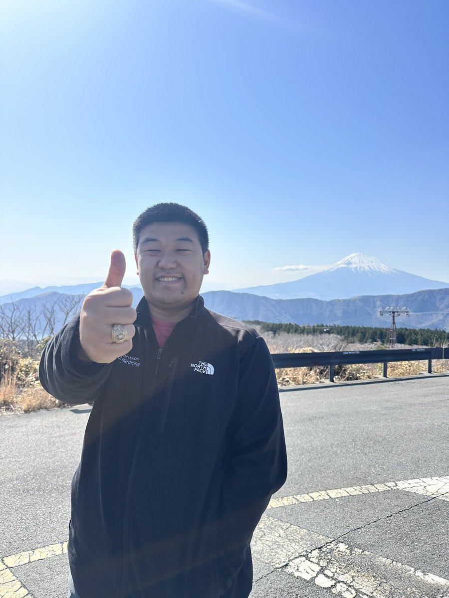 JesperJiang's tweet photo. .@TAMU a few of us M4s from @TAMUmedicine as a last hurrah before graduation, took the Aggie Ring to new heights, quite literally! Using the Aggie Ring to crack open a Black Onsen Egg by Mt. Fuji in Hakone, Japan! 🇺🇸🤠➡️🇯🇵🗾 #AggiesinJapan https://t.co/Br25hASsvL