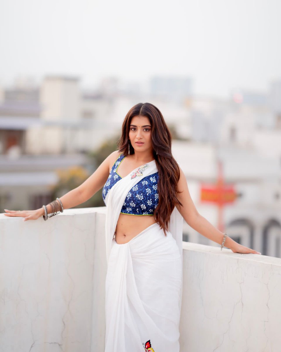 . @RashiReal_ shines brightly in a sparkling white saree 🤍 capturing the essence of grace and elegance. #RashiSingh