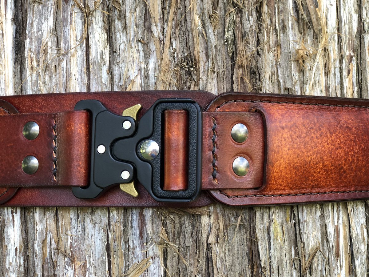 Gridwerk's tweet photo. @F530Josh I’d you’re interested I make a couple of different variations of belts and pouches from 100% top grain leather with reinforced leather panels. They can have metal buckles or Velcro similar to EMT belts and each one is handmade and hand dyed custom to your size and color. https://t.co/hgcln7lcen