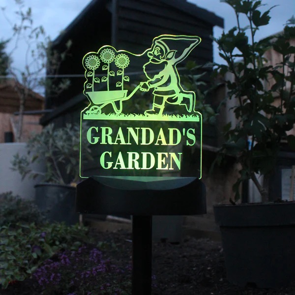 Give a gnome a home, this solar powered garden light is personalised on the acrylic topper with any words, colour changing & can be wall mounted or planted in garden beds or pots lilybluestore.com/products/perso… #gardens #shopsmall #shopindie #giftideas #mhhsbd #EarlyBiz