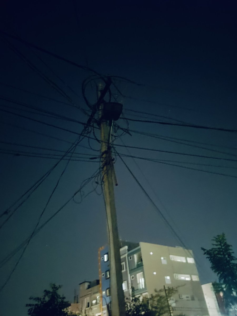 Good evening sir Street light loose connection from 2days its not working sir Aditya nagar new hafeezpet rangeela function hall back side masjid  @GHMCOnline @Konikinenihari2 @CommissionrGHMC @JagadeeshwarINC @SEElectricGHMC