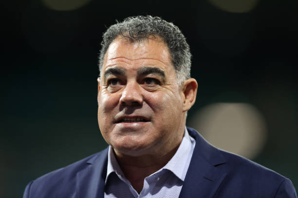 TheNRLSHADOW's tweet photo. ⬛️⬜️🥷 GIVE UP THE 🇦🇺 GIG MAL‼️

I thought the rules of @NRL coaching means that no coach of the @Kangaroos @NSWBlues or @QLDmaroons can also coach a #NRL team even as an interim coach like what is being suggested by #NRL360 or #askhoops regarding Mal Meninga &amp; @SSFCRABBITOHS 💩 https://t.co/XewGLARmUy