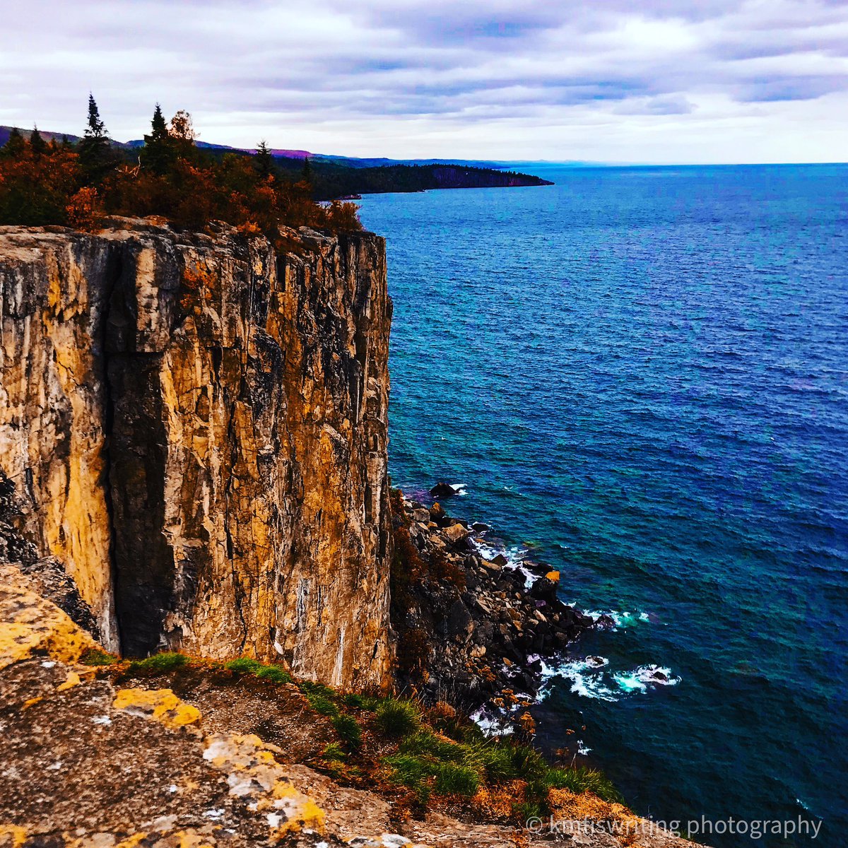 kmf116's tweet photo. @intheolivegrov1 @obligatraveler @OdetteDunn @pipeaway_travel @SuchetaDoshiMD @PugliaGuys @CancerRoadTrip @sisbehaving @Touristasister @trvlingsuitcase @MamaO_GO @EmpeyJennifer @phoward336 Minnesotaโs known as the Land of 10,000 Lakes (actually 11,842) so loving this weekโs #Top4Lakes #Top4Theme.
Share & Tag hosts @obligatraveler @intheolivegrov1 @OdetteDunn @pipeaway_travel
๐ธLake Superior - the worldโs largest freshwater lake (surface area) https://t.co/GTvHydchFM