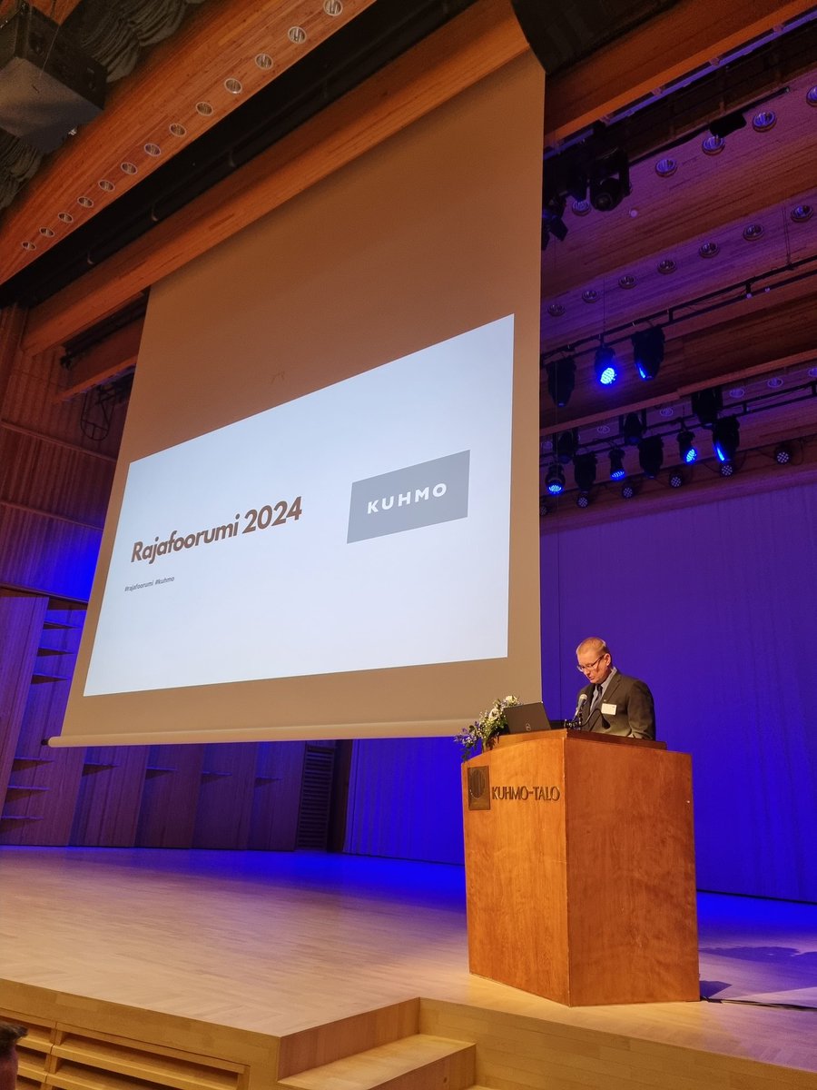 Kuhmon kaupunki (@kuhmonkaupunki) on Twitter photo #rajafoorumi avataan kaupunginjohtaja <a href="/JuhanaJuntunen/">Juhana Juntunen</a> puheella. Kuhmossa luottamus viranomaisiin on suuri. #kuhmo #rajafoorumi2024 #rajafoorumi avataan kaupunginjohtaja <a href="/JuhanaJuntunen/">Juhana Juntunen</a> puheella. Kuhmossa luottamus viranomaisiin on suuri. #kuhmo #rajafoorumi2024