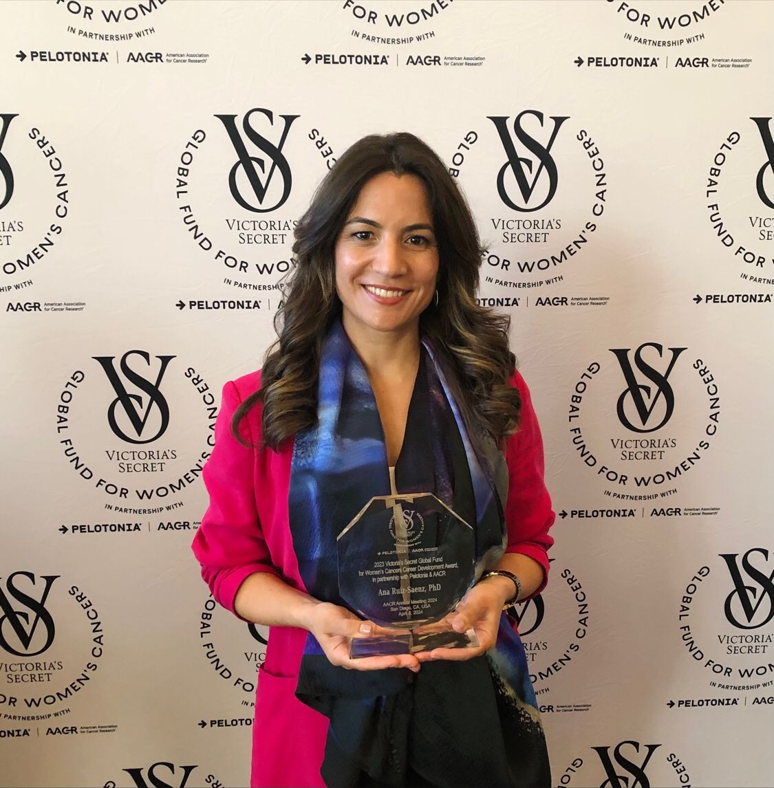 🎉 Congratulations to @AnaRuizSaenz, @Ikerbasque Group Leader at #CICbioGUNE @brta_eus, for being awarded with the Victoria’s Secret & Co. Global Fund For Women's Cancers Career Development Award @AACR | @Pelotonia linkedin.com/posts/anaruizs…