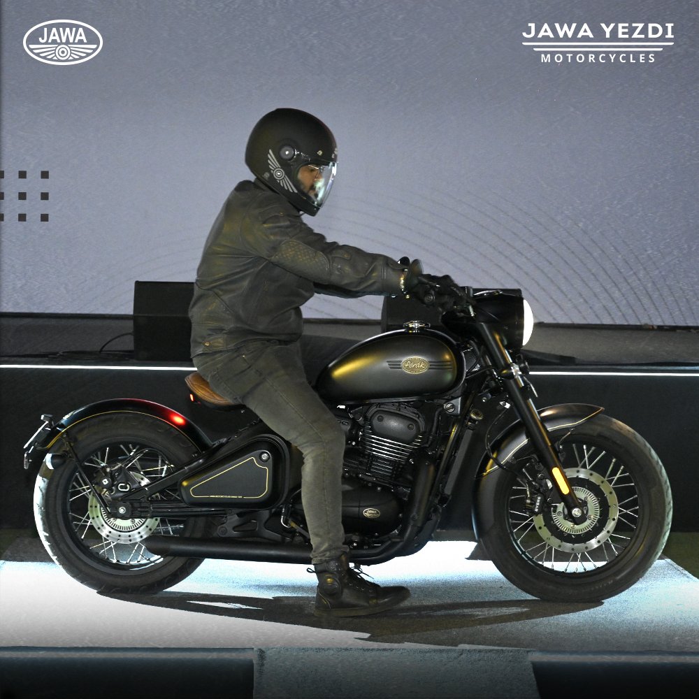 As the moonlight casts its shadows, the all-new Jawa Perak unveils new mysteries, calling out to nocturnal riders. And who better than our 3 Amigos @anandmahindra, @reach_anupam , @BRustomjee and our CEO @ashishkjoshi, to uncover the dawn of a new era in midnight escapades.…