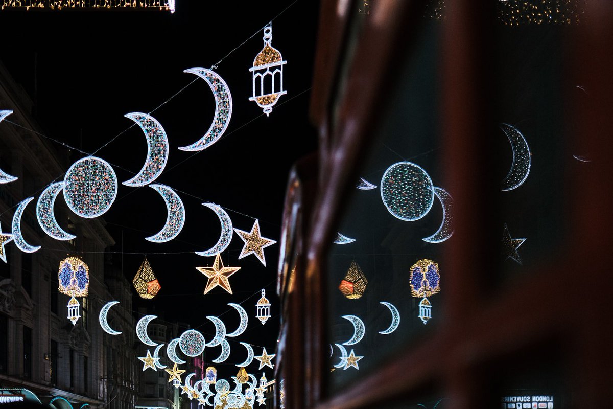 Moon sighted #Eidmubarak2024 to all celebrating in the UK & around the world today. A time to be grateful for the blessings in our lives. And to reflect on how we can spread kindness and compassion to those less fortunate. I want to wish all you all a happy and blessed Eid.