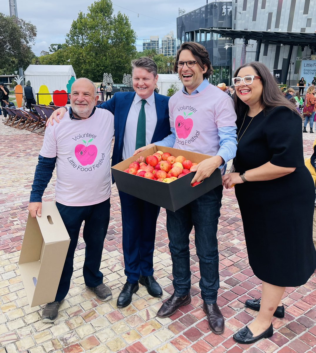 With @SandroDemaio, his Dad, and @sheenawattmp we’ve kicked off the Little Food Festival at @FedSquare. It’s all about teaching kids that one of life’s greatest joys, food, has a big impact on our bodies, minds, communities and planet. Get on down! Here all day tomorrow.🍎🌏