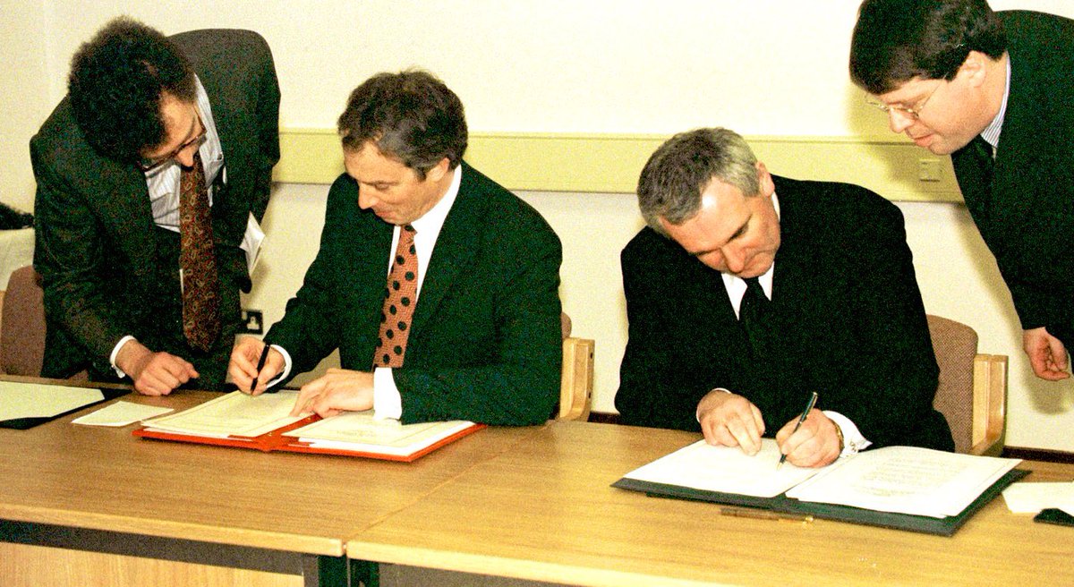 #OTD 1998. The Good Friday Agreement. Bringing an end to the thirty year ‘troubles’, an agreement is signed to set up a power-sharing assembly for Northern Ireland with government by cross-community consent. How the world reacted 👇🏼