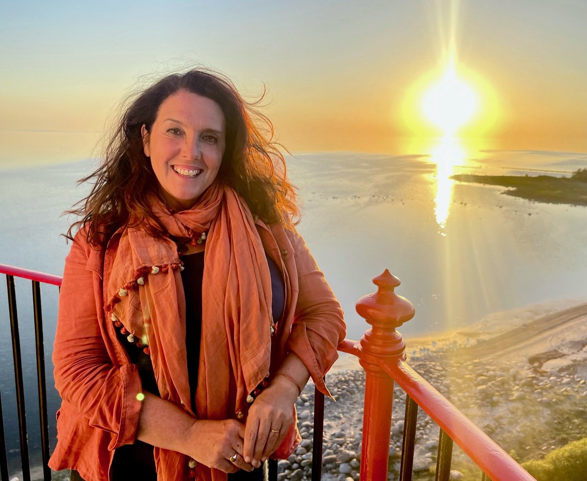Morning! This is the beauty of the #Baltic #sea from #Estonia full of #myth and #legend from the #Viking age - the next delight to explore in #Treasures this Sat @channel4 #US friends, coming to you soon ⁦<a href="/DCDRights/">DCD Rights Ltd</a>⁩ X