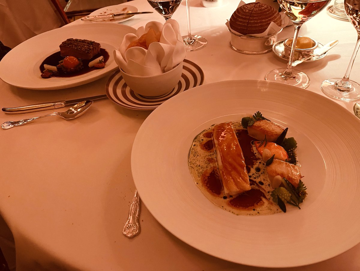 Outstanding turbot, great duck & perfect pommes soufflées #RitzRestaurant #MICHELINStar guide.michelin.com/gb/en/greater-…